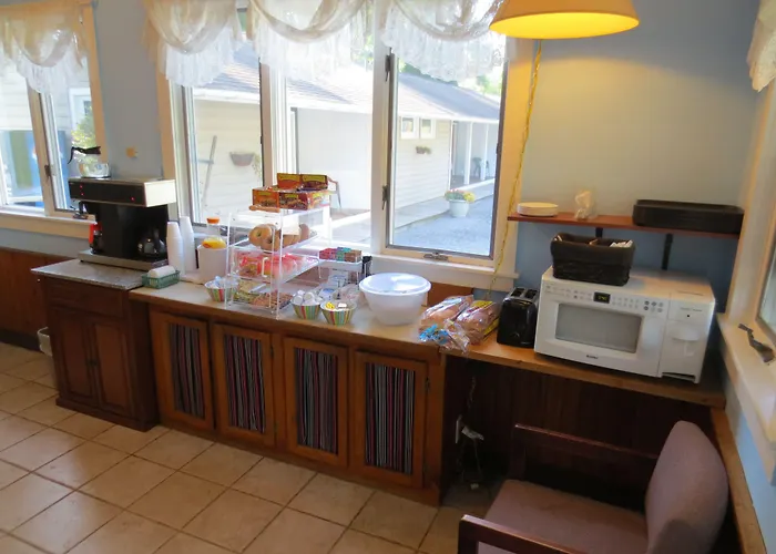 Hickory Grove Motor Inn - Cooperstown